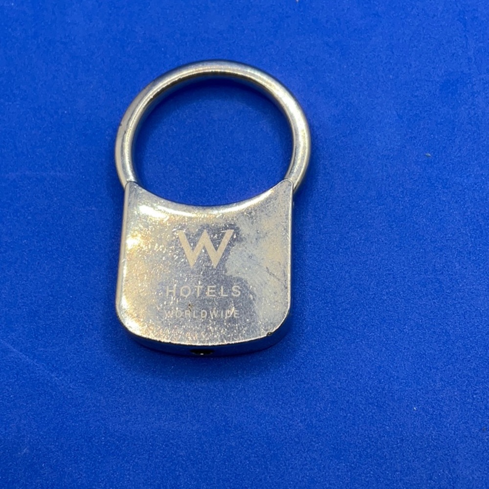 ⭐️ 10-4-10 - Keychain - W Hotels